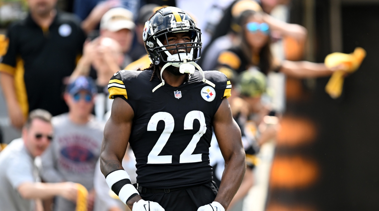Najee Harris va por la recuperación y el récord en los Steelers
